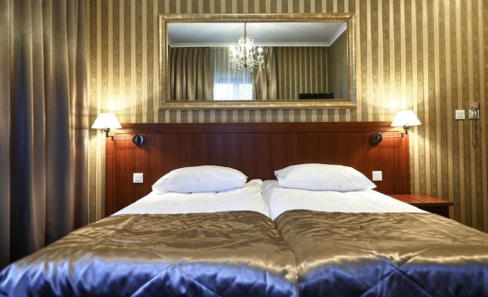 Hotel Skala Бяла-Подляска Экстерьер фото